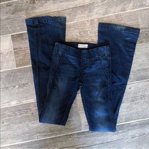 Free people flare mid wash low rise jeans 25 long